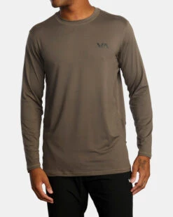RVCA SPORT VENT LONG SLEEVE TEE(EX) -Boldman Clothing Shop v9011rsv rvca2Cw msh frt1 77009.1694015861